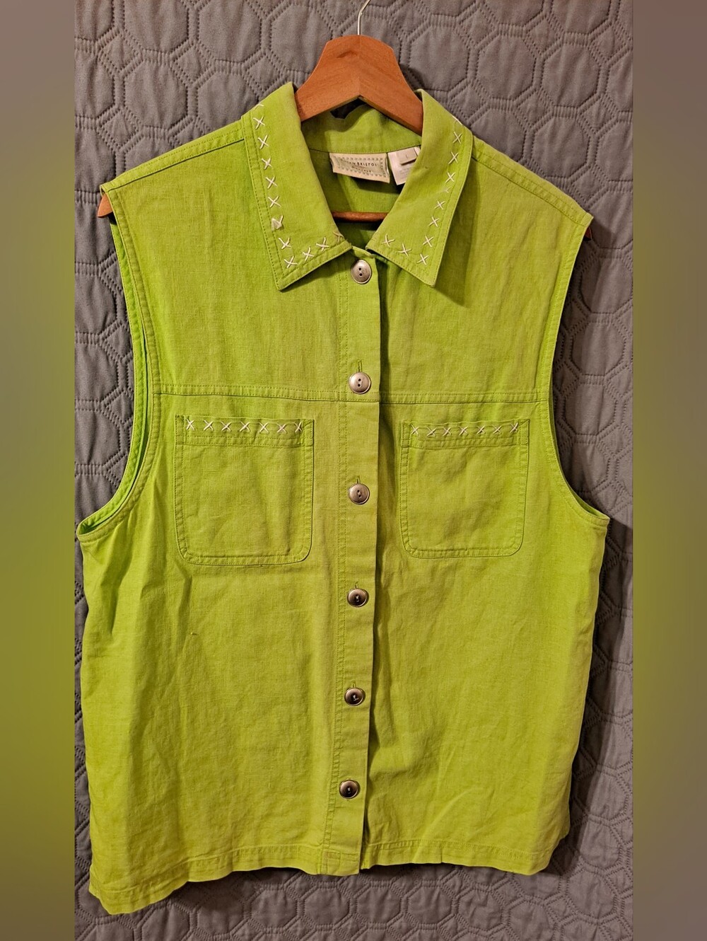 Susan Bristol Sleeveless Button-Front Shirt — Lime Green Sz L
